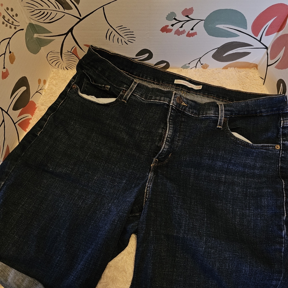 EUC Levis Denim Jean Bermuda Shorts 20w